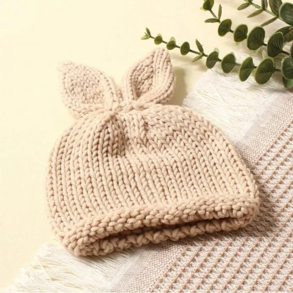 Newborn Rabbit Outfit, photoset rabbit ear beanie and bottoms - Picture 2 of 4